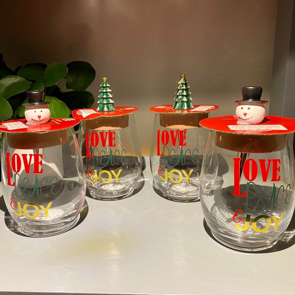 Holiday Time Love Peace Joy Tree 19 Oz Stemless Wine Glass With Bottle Topper 4